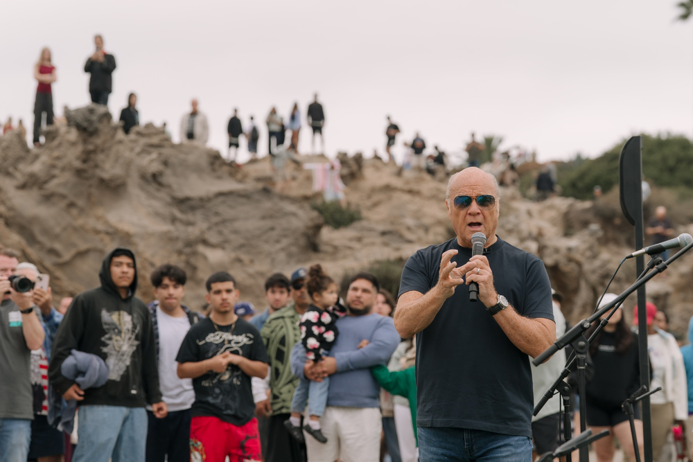 Greg Laurie Reports 10,000 Baptized After 3rd Annual ‘Jesus Revolution Baptism’ at Historic Location